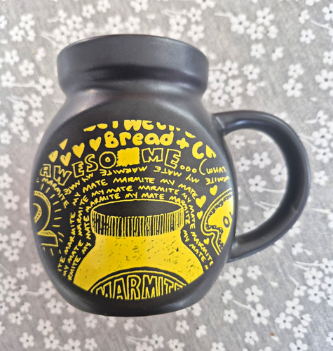 Marmite black mug - black, with